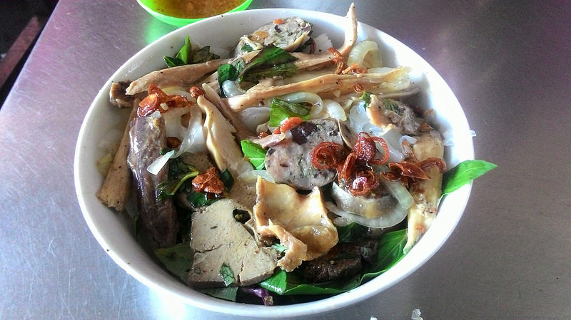 Bánh ướt lòng gà – món ăn níu chân du khách Đà Lạt
