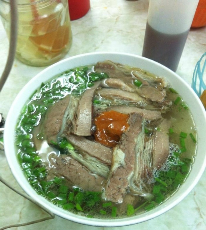 Lạc trôi về 7 quán phở ngon ở Hà Nội chuẩn vị cho ngày chán cơm
