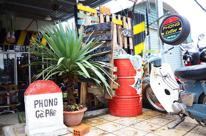 Phong Cafe : Điểm dừng chân “bụi bặm” cho dân phượt Đà Lạt