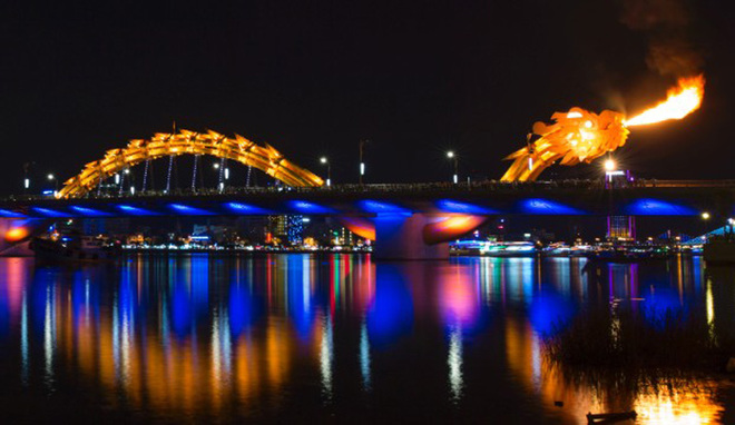 cầu rồng - địa điểm du lịch ở Đà Nẵng FREE nhưng cực kì hay ho