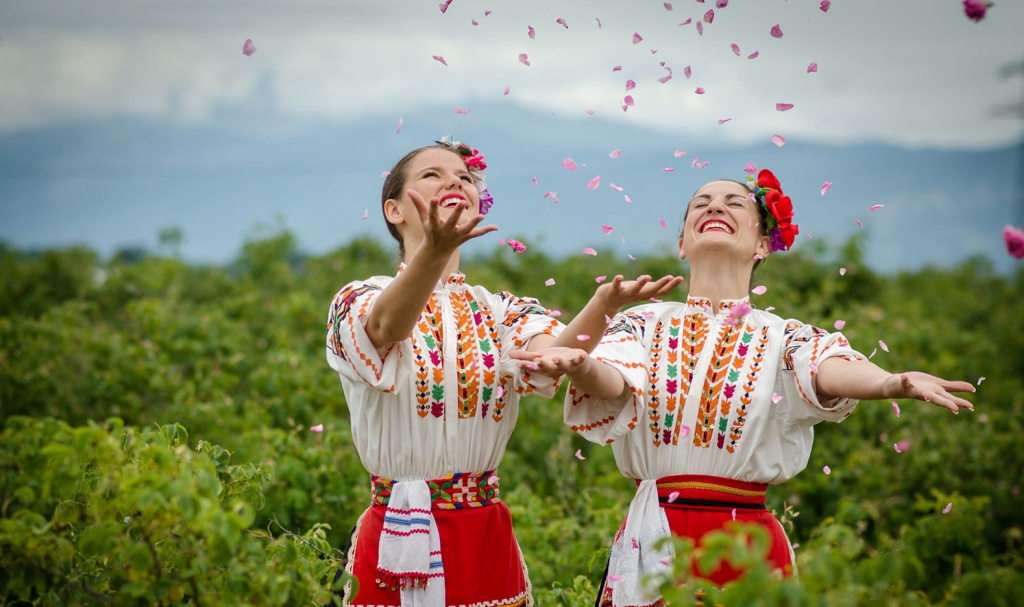 Rủ nhau check in Lễ hội hoa hồng Bulgary lớn nhất Việt Nam