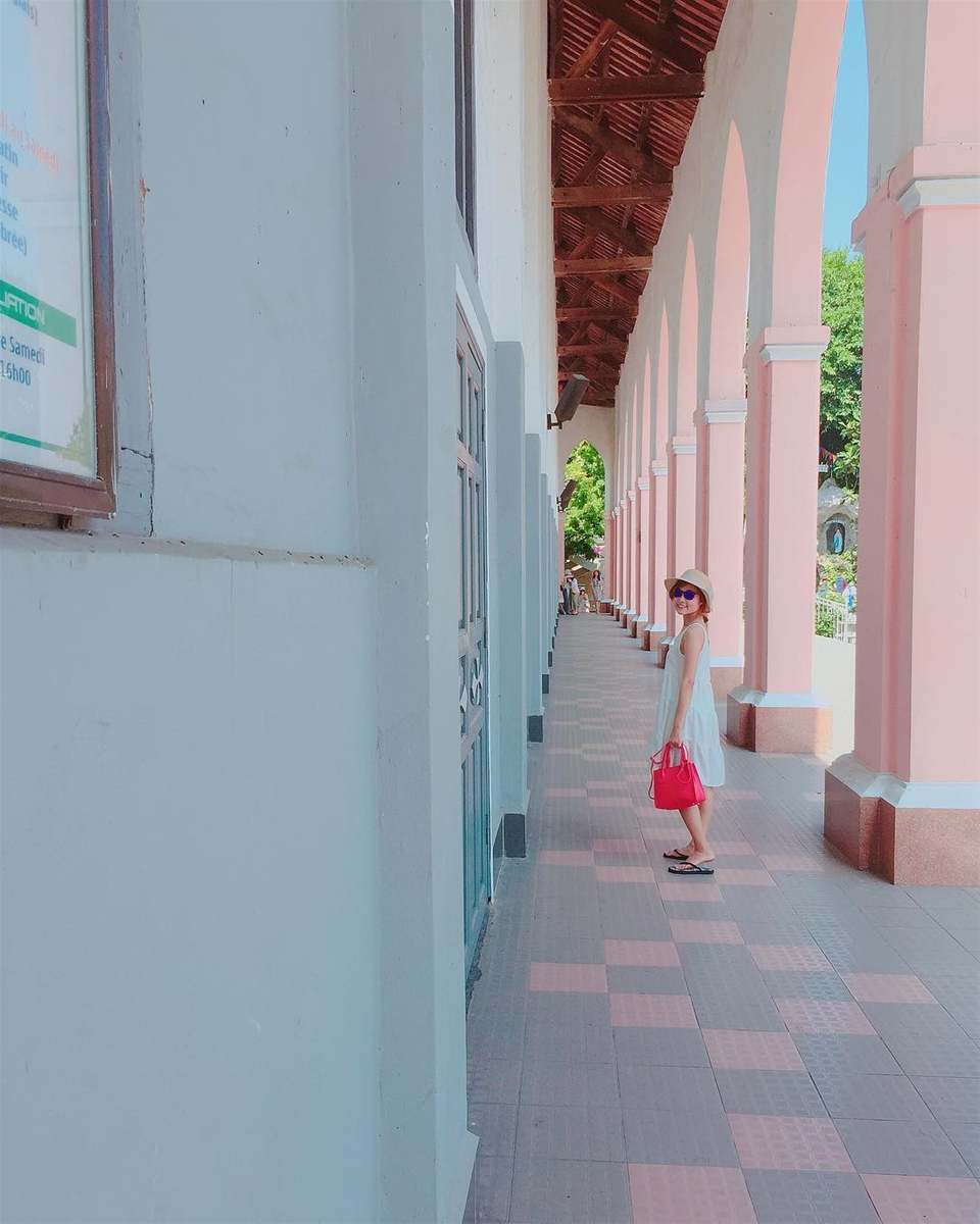 Nhà thờ màu hồng ở Đà Nẵng 