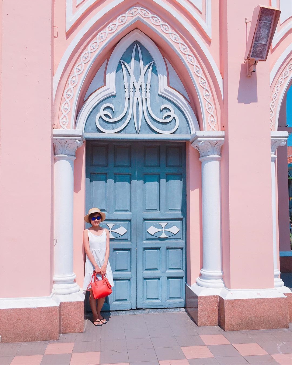 Nhà thờ màu hồng ở Đà Nẵng